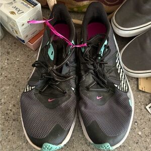 Nike Women's Black and Teal Athletic Shoes
